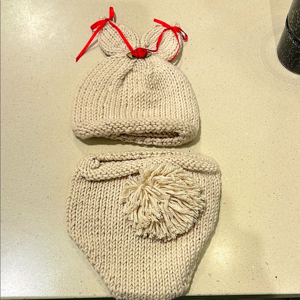 NWOT Beige Bunny Outfit Newborn Size Knit Hat & Diaper Cover Costume Photo Gift